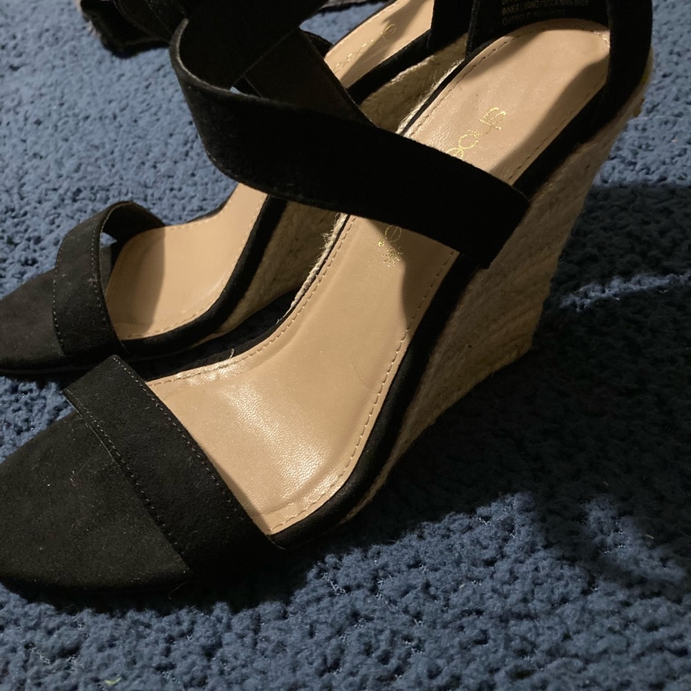 Shoedazzle Size 5 1/2 wedges barely worn